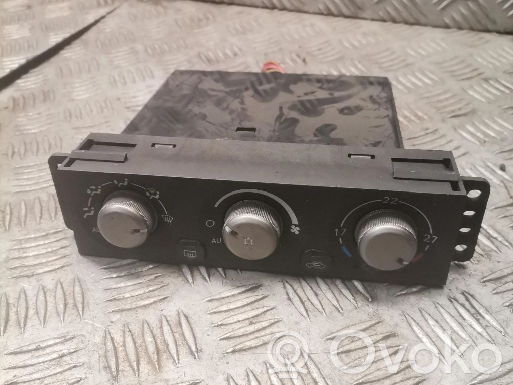Mitsubishi Pajero Climate control unit 
