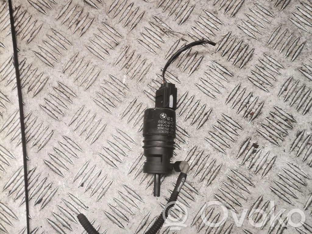 BMW X5 E70 Windscreen/windshield washer pump 