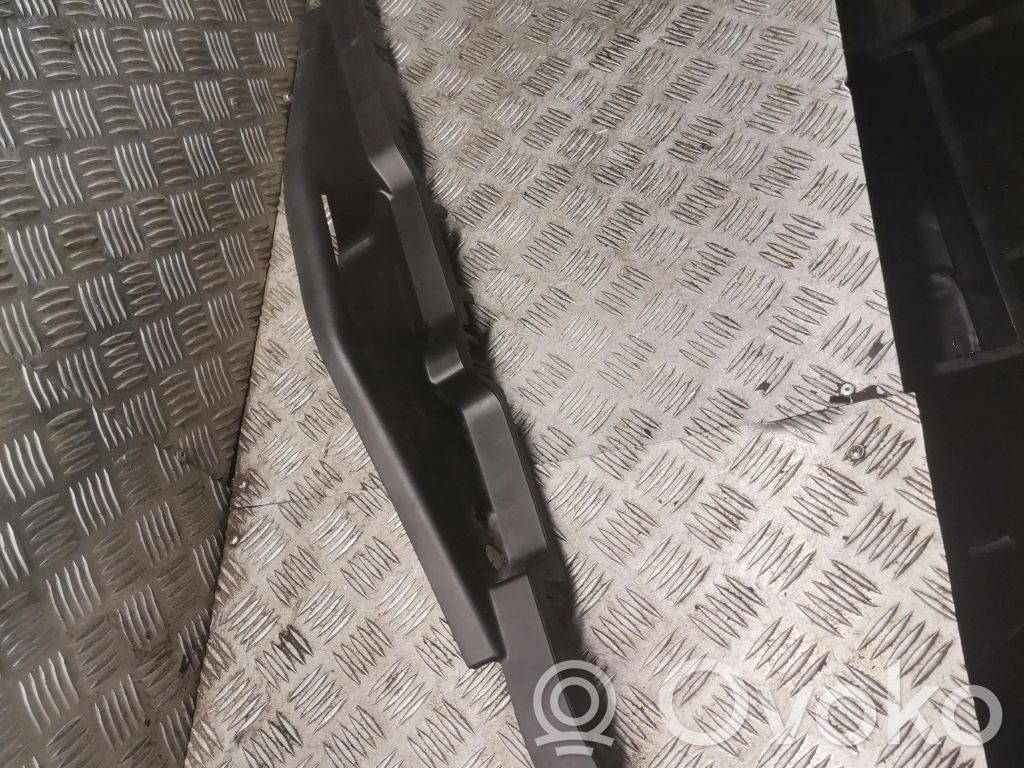 BMW X5 E70 Tailgate trim 