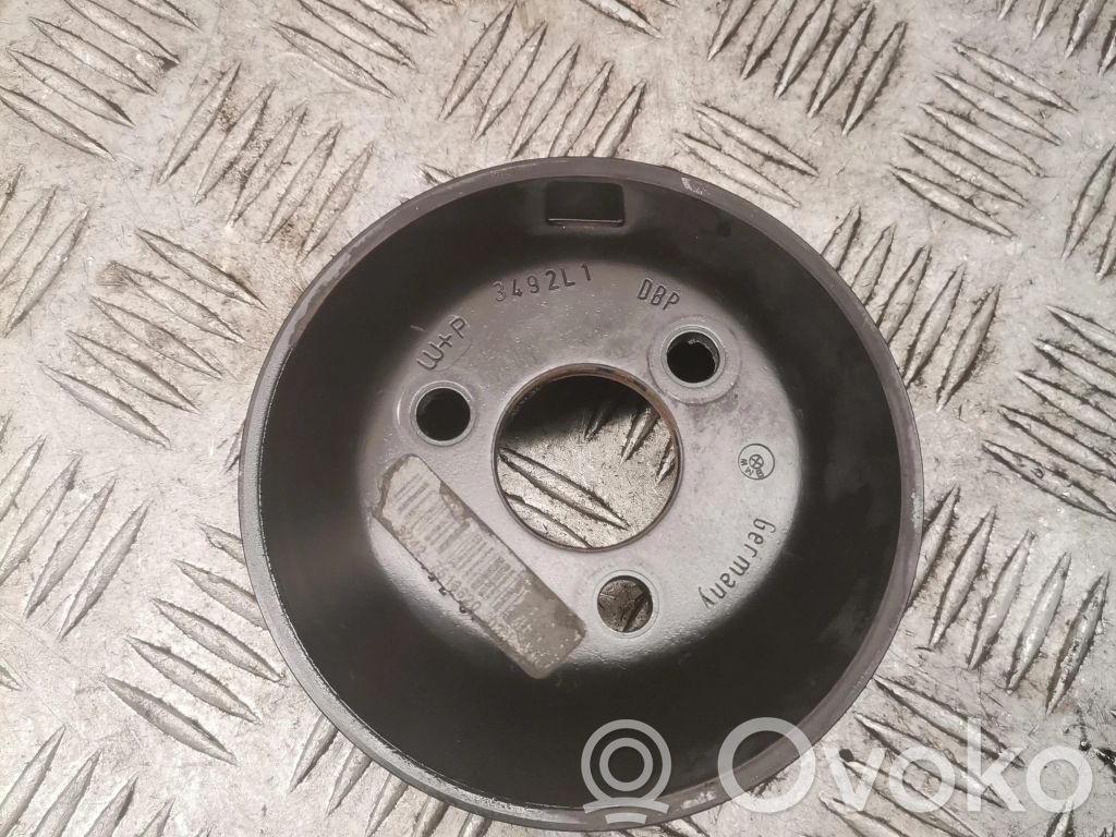 BMW X5 E70 Vairo stiprintuvo siurblio skriemulys 