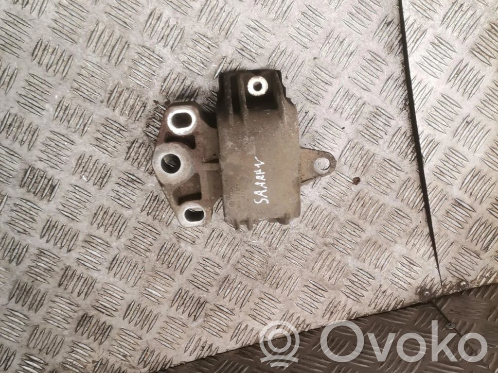 Engine mount bracket   7M3199555