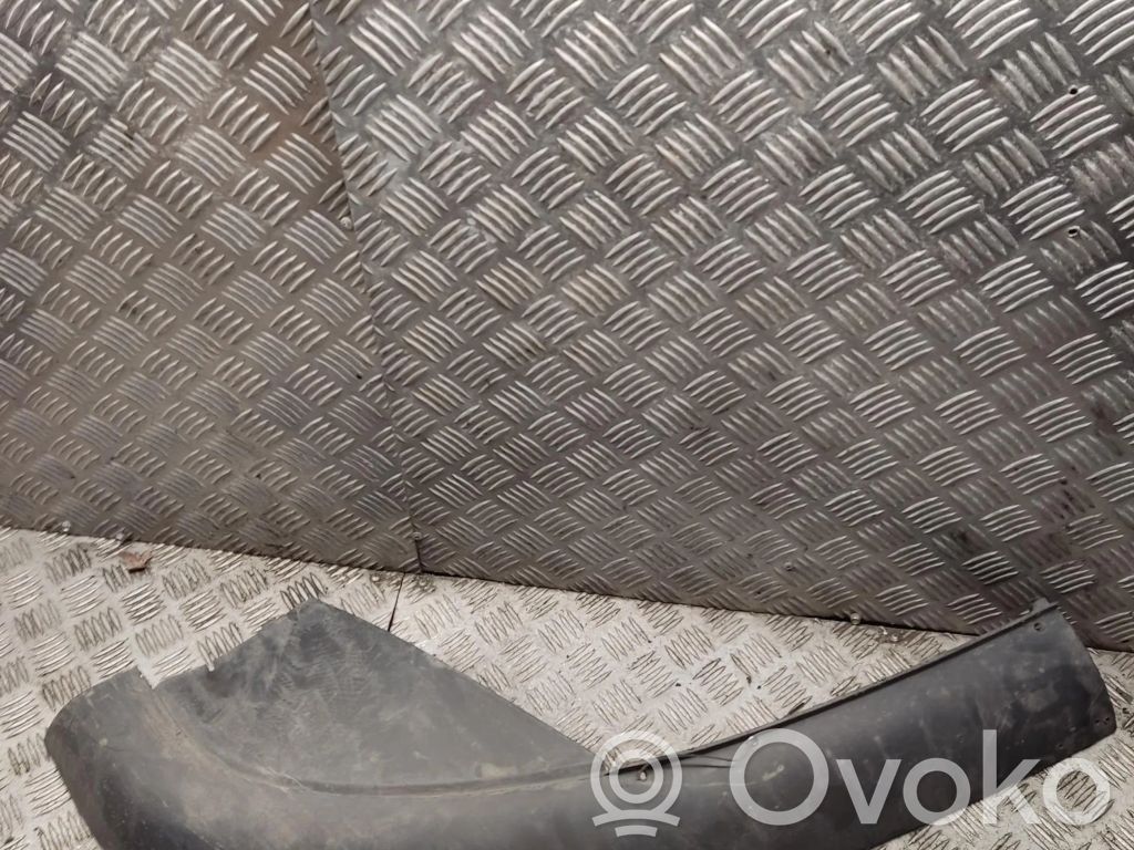 Apakšējā bampera daļa   YM21A002A21