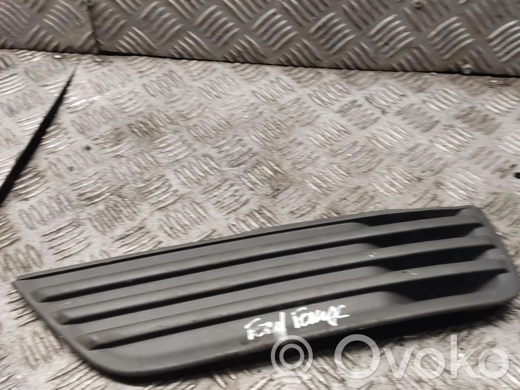 Ford Focus Front bumper lower grill 
