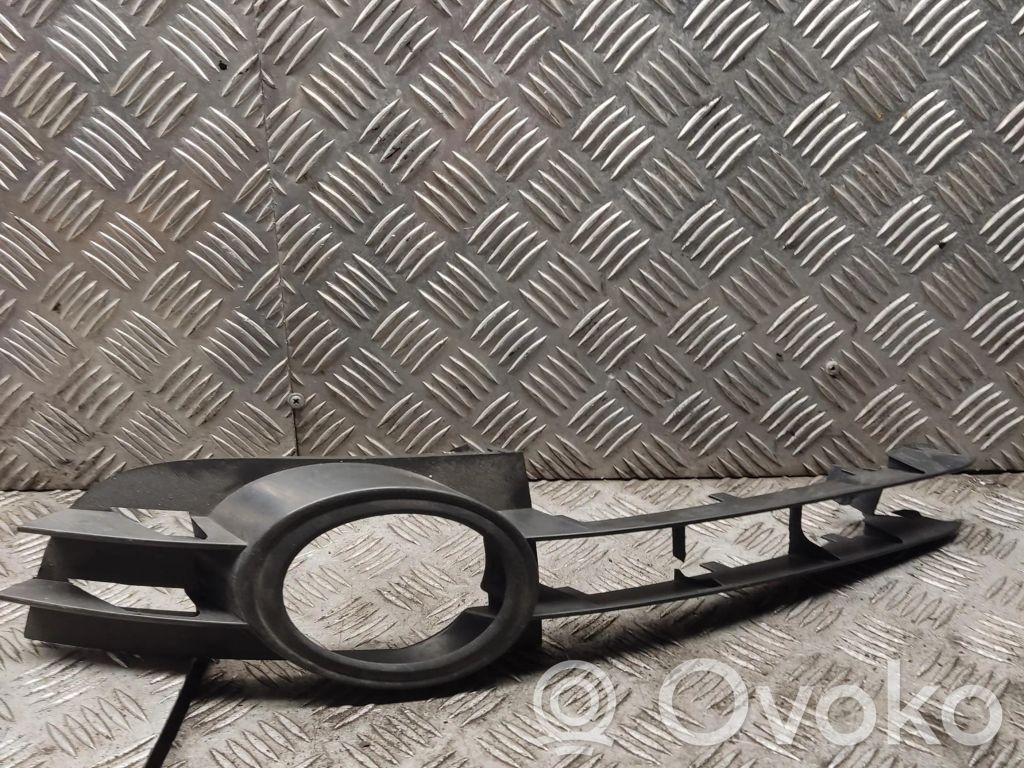 Etusumuvalon ritilä   4F0807681