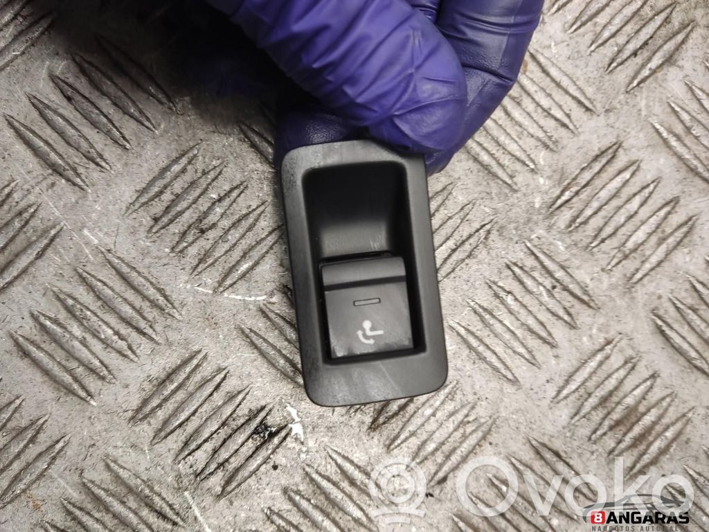 Audi A3 S3 8V Przycisk chowanego haka holowniczego 