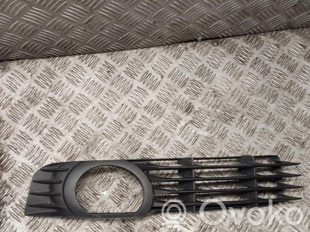 Front bumper lower grill   4E0807681D