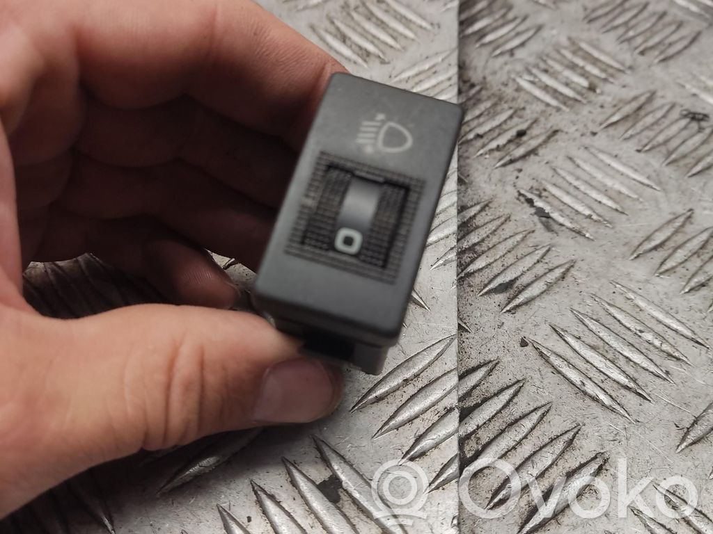 Headlight level height control switch   8D0941301