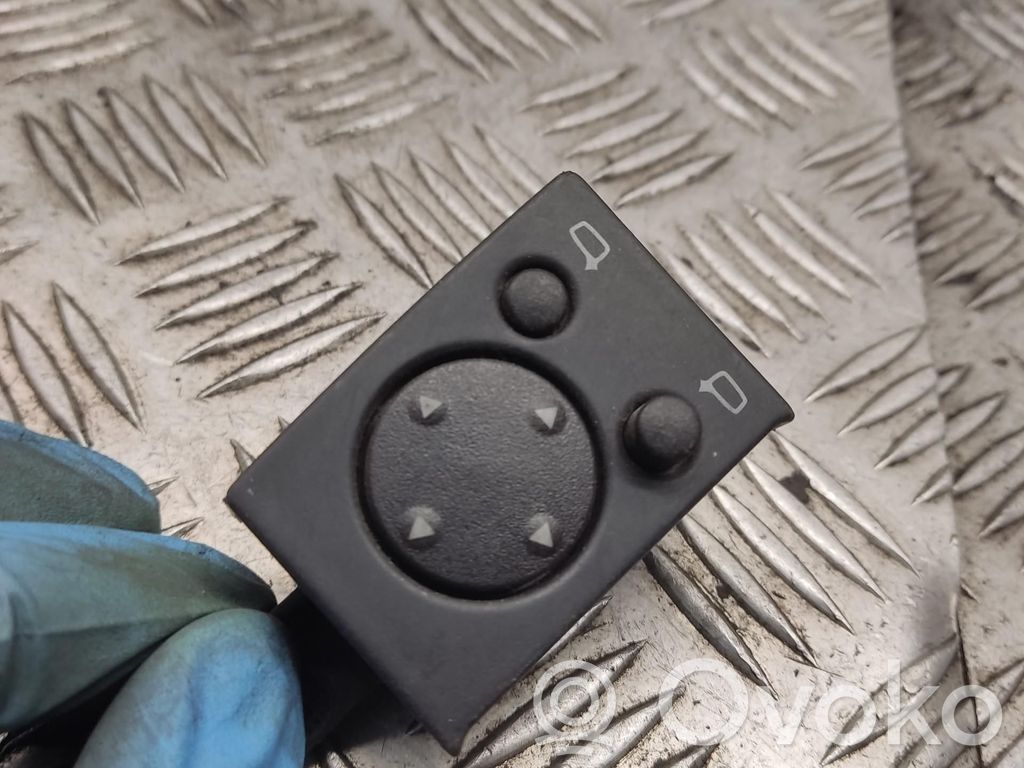 Audi A6 S6 C4 4A Wing mirror switch 