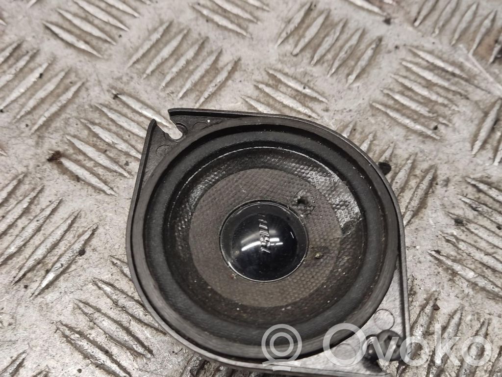 Audi A8 S8 D3 4E Skaļrunis priekšējā panelī 
