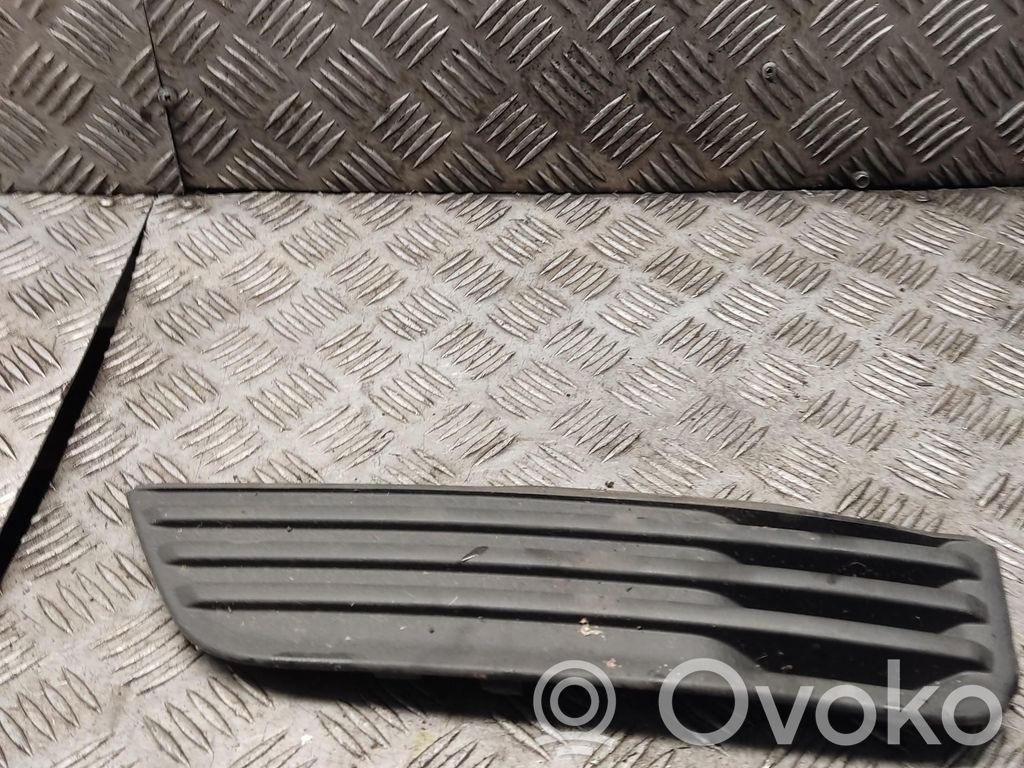 Ford Focus Front bumper lower grill 