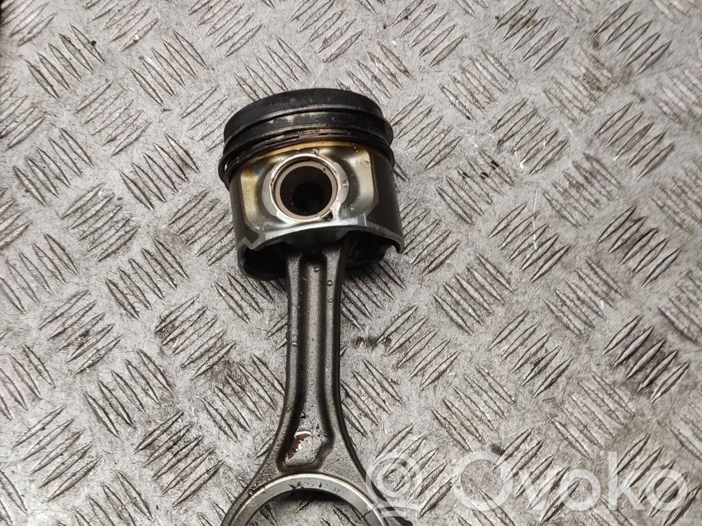 Audi A4 S4 B7 8E 8H Piston with connecting rod 