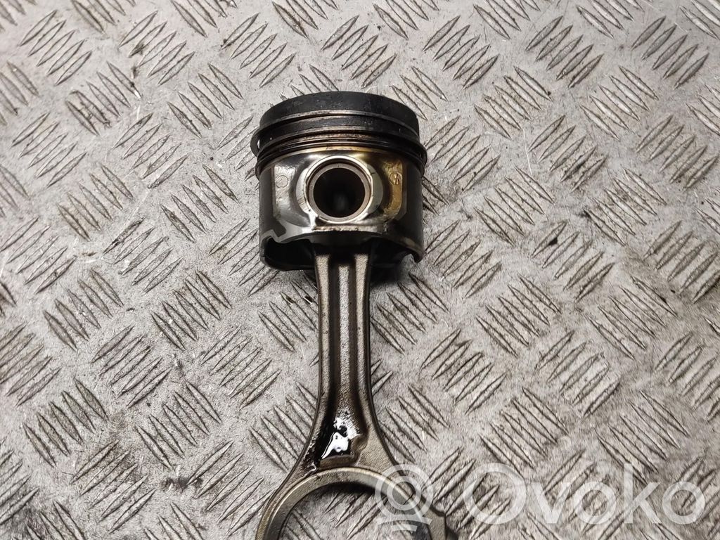 Audi A4 S4 B7 8E 8H Piston with connecting rod 