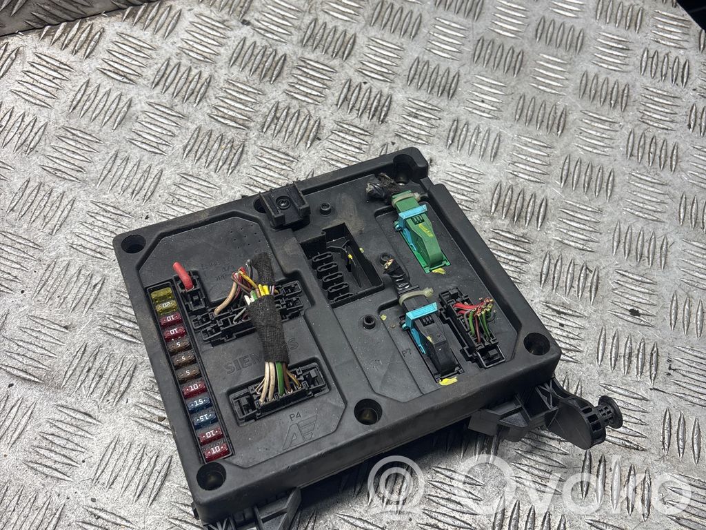 Ford Galaxy Fuse module 