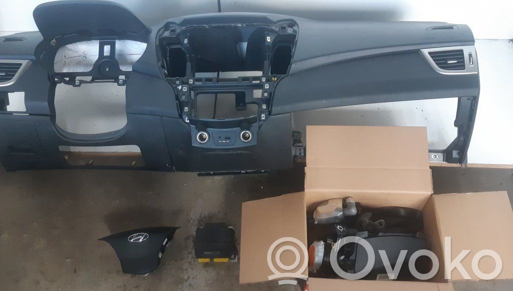 Hyundai i30 Sterownik / Moduł Airbag 