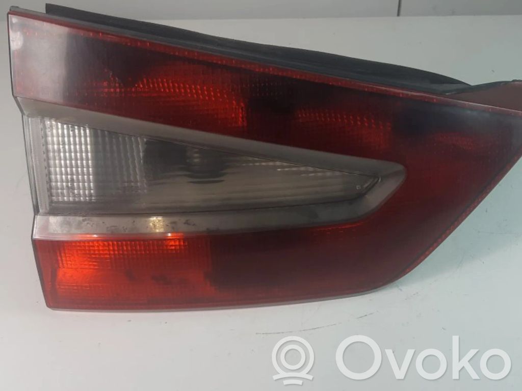 Ford Galaxy Galinis žibintas dangtyje 