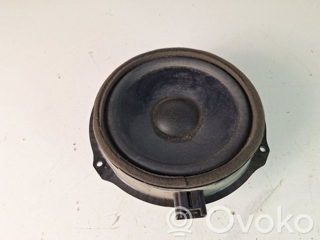 Ford S-MAX Takaoven kaiutin 