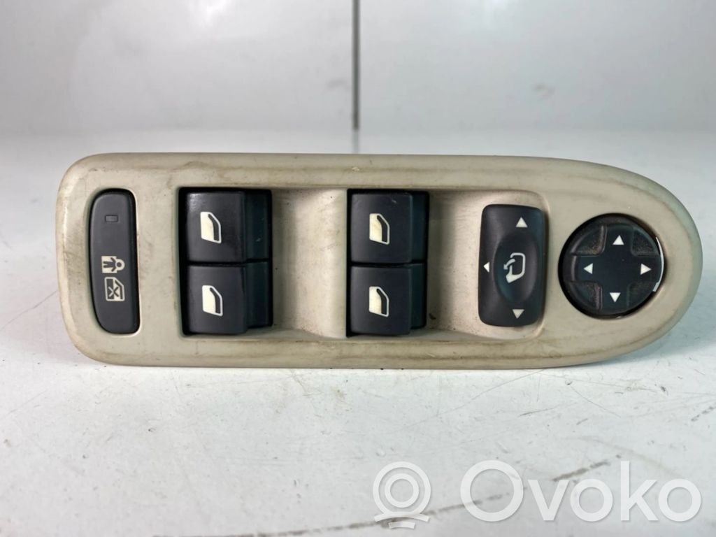 Peugeot 508 Interruptor del elevalunas eléctrico 