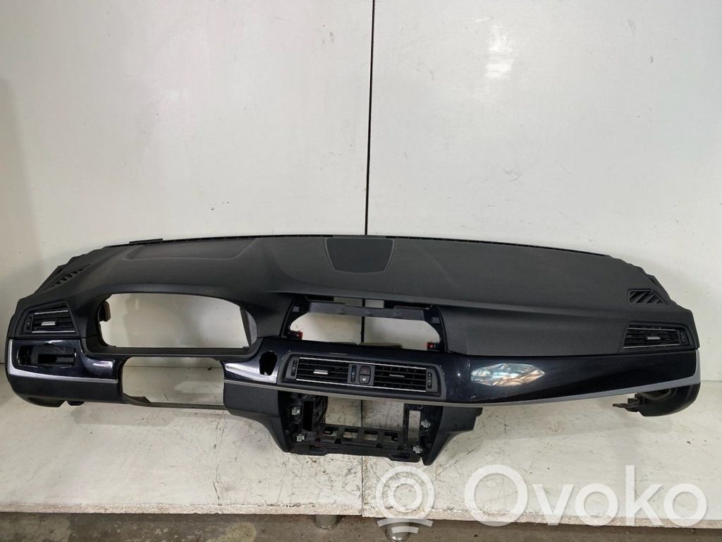 BMW 5 F10 F11 Dashboard 