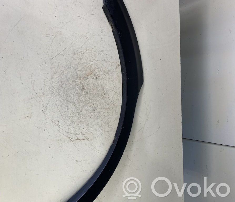 Rear arch trim   E2017AL007