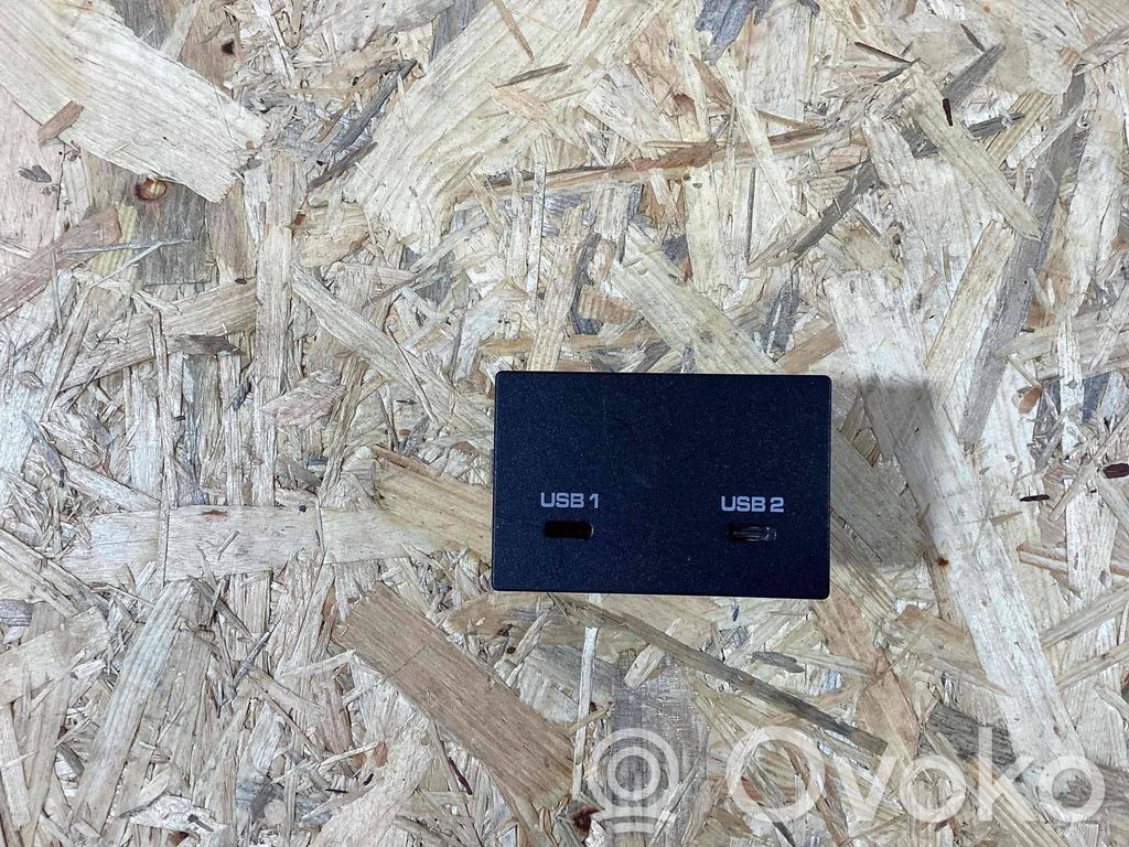 Porsche Cayenne (9Y0 9Y3) Enchufe conector USB 