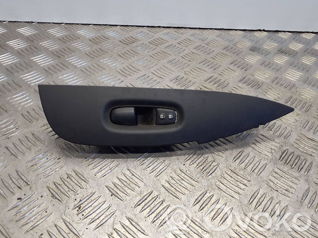 Nissan Qashqai Przyciski szyb 