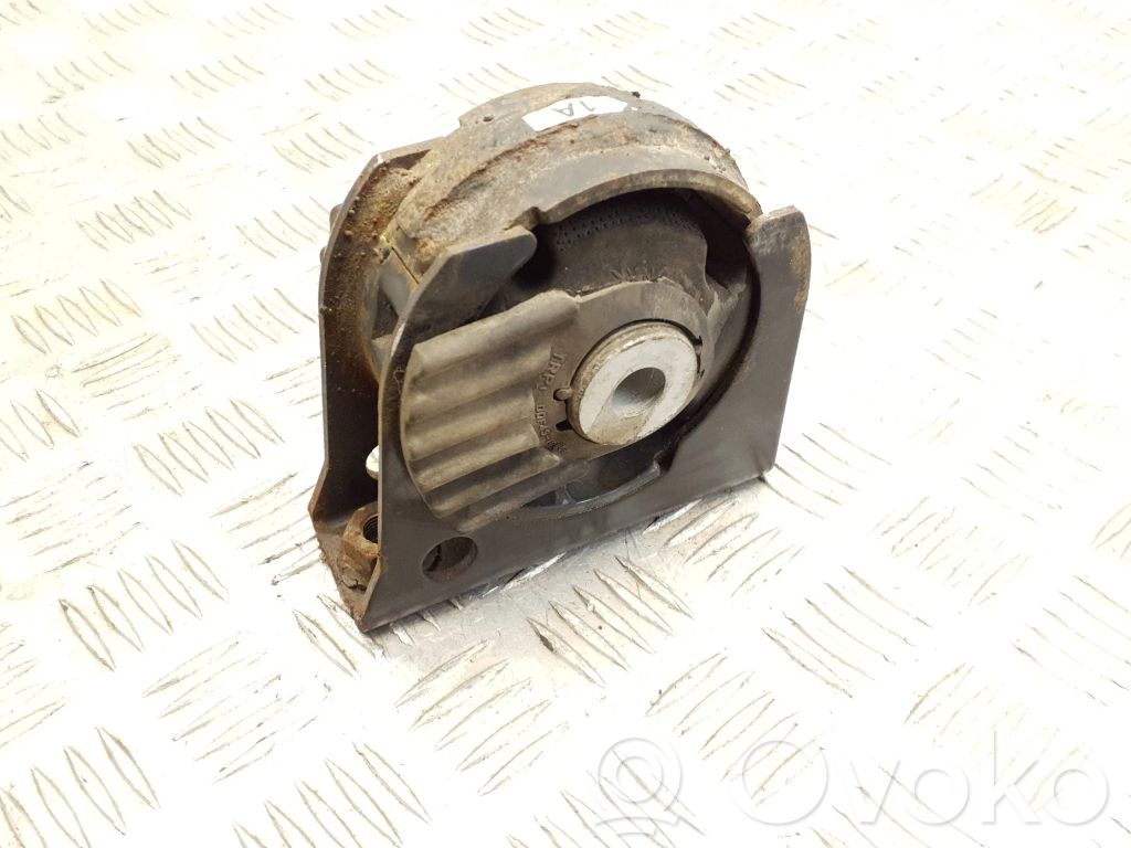 Engine mount bracket   DDF4910808