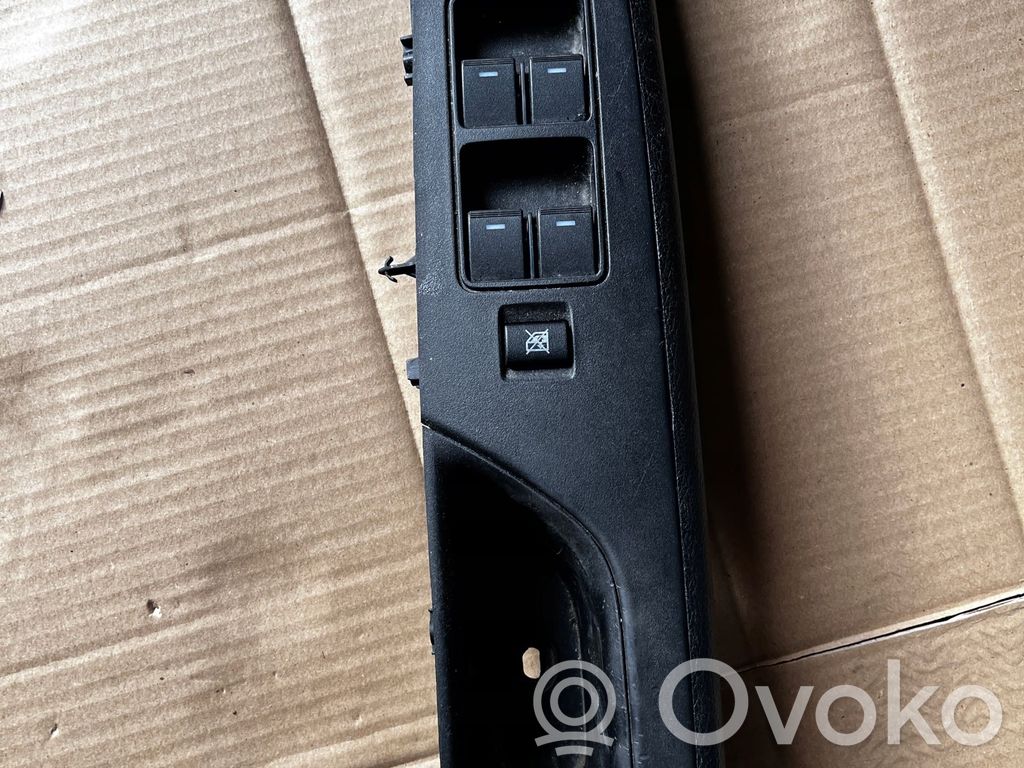 Electric window control switch   GDK466350A