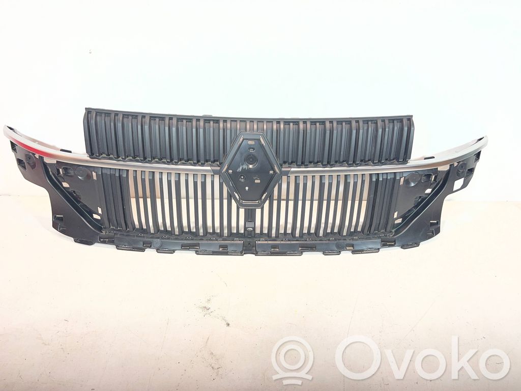 Renault Master IV Front bumper upper radiator grill 