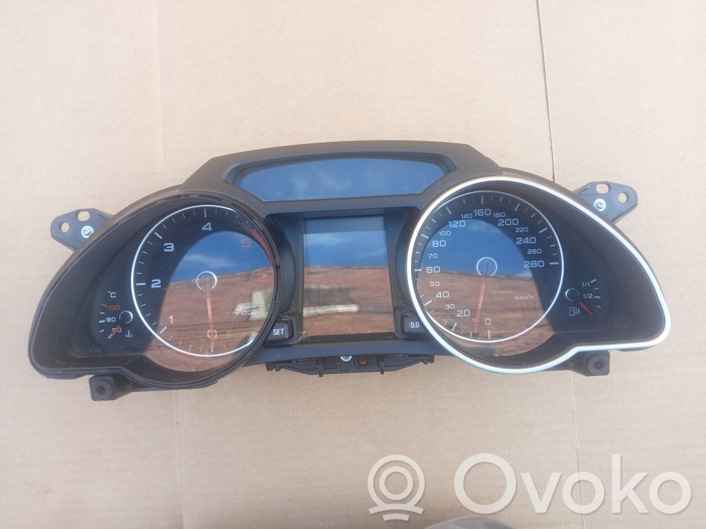 Audi A5 8T 8F Nopeusmittari (mittaristo) 