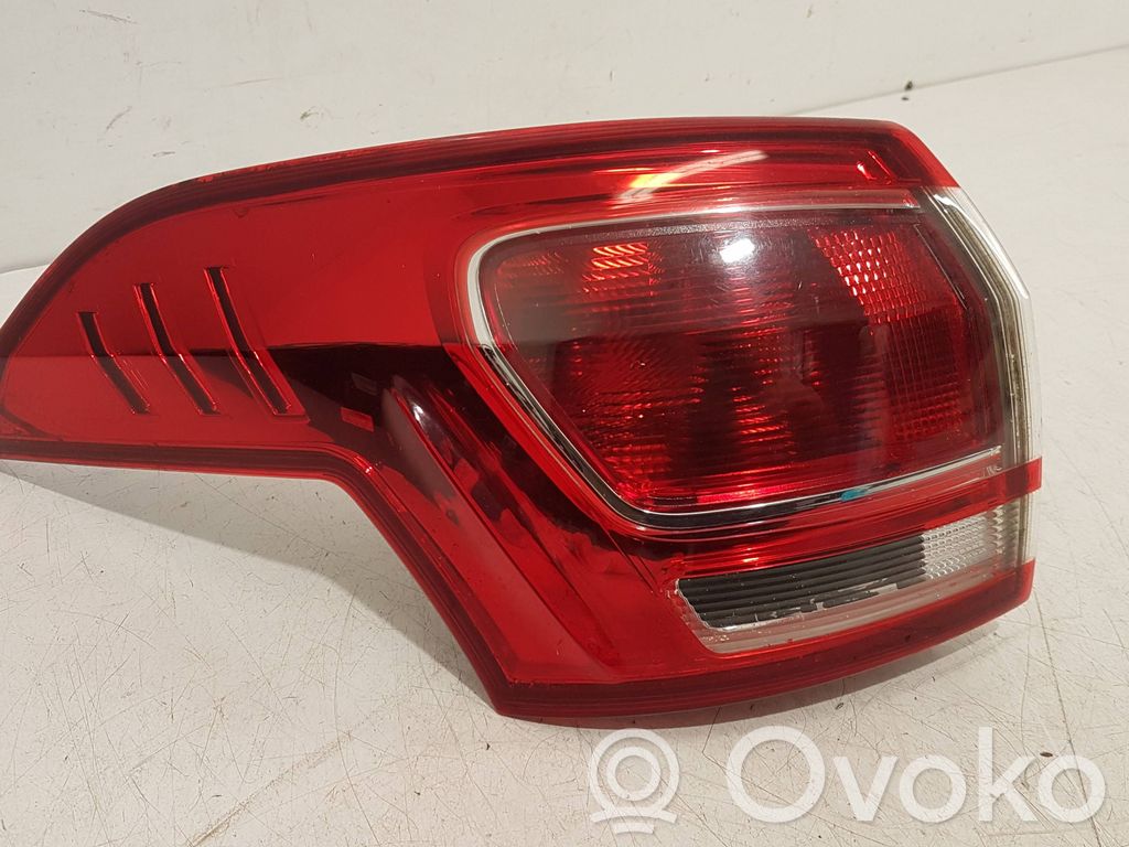 Ford B-MAX Aizmugurējais lukturis virsbūvē 