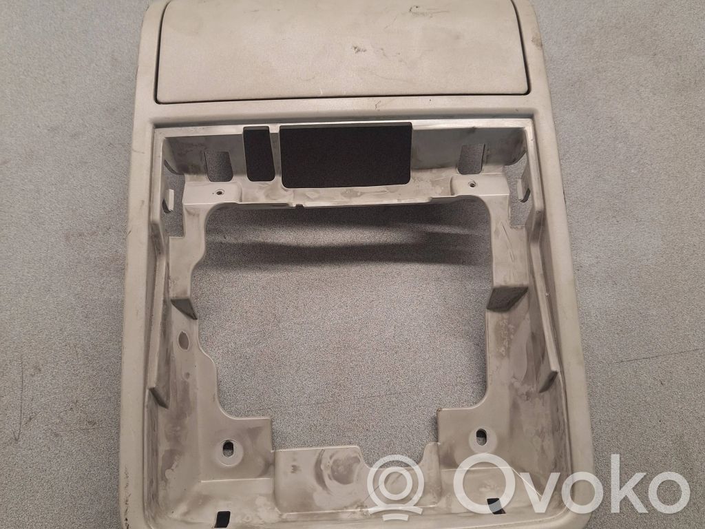 Volkswagen PASSAT B6 Priekinių vietų apšvietimo žibintas 