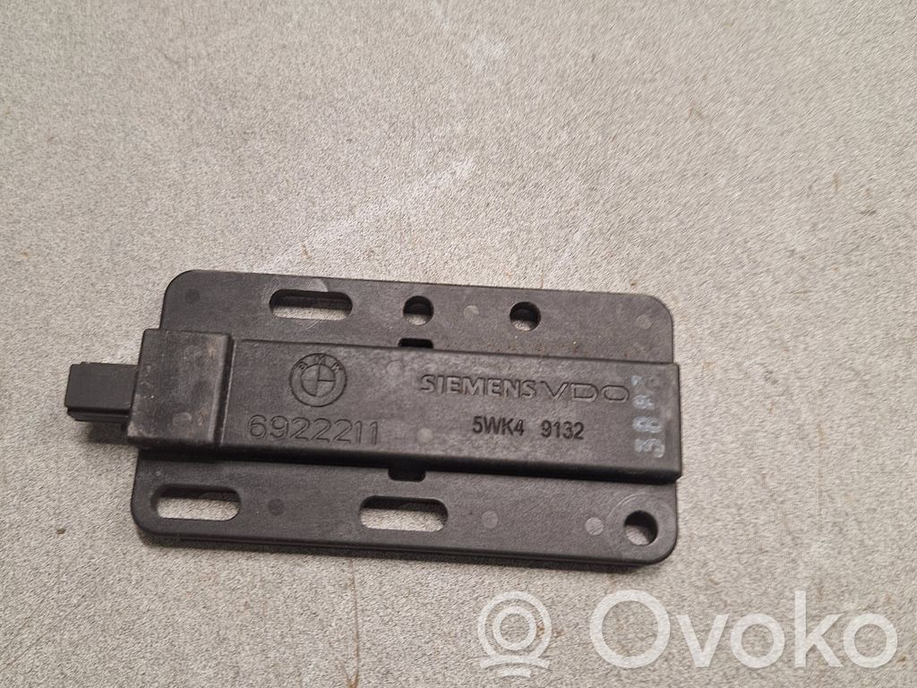 BMW X6 E71 Keyless system antenna 