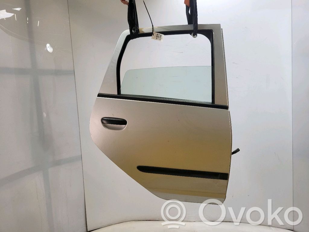 Mitsubishi Colt Puerta trasera 