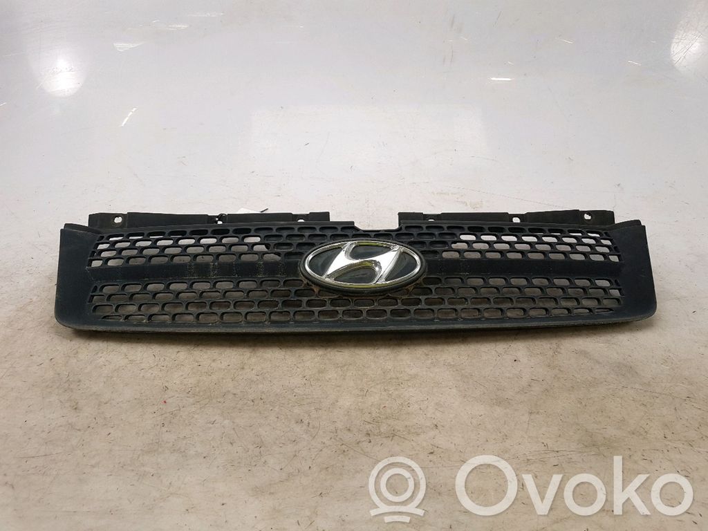 Hyundai Matrix Etupuskurin ylempi jäähdytinsäleikkö 
