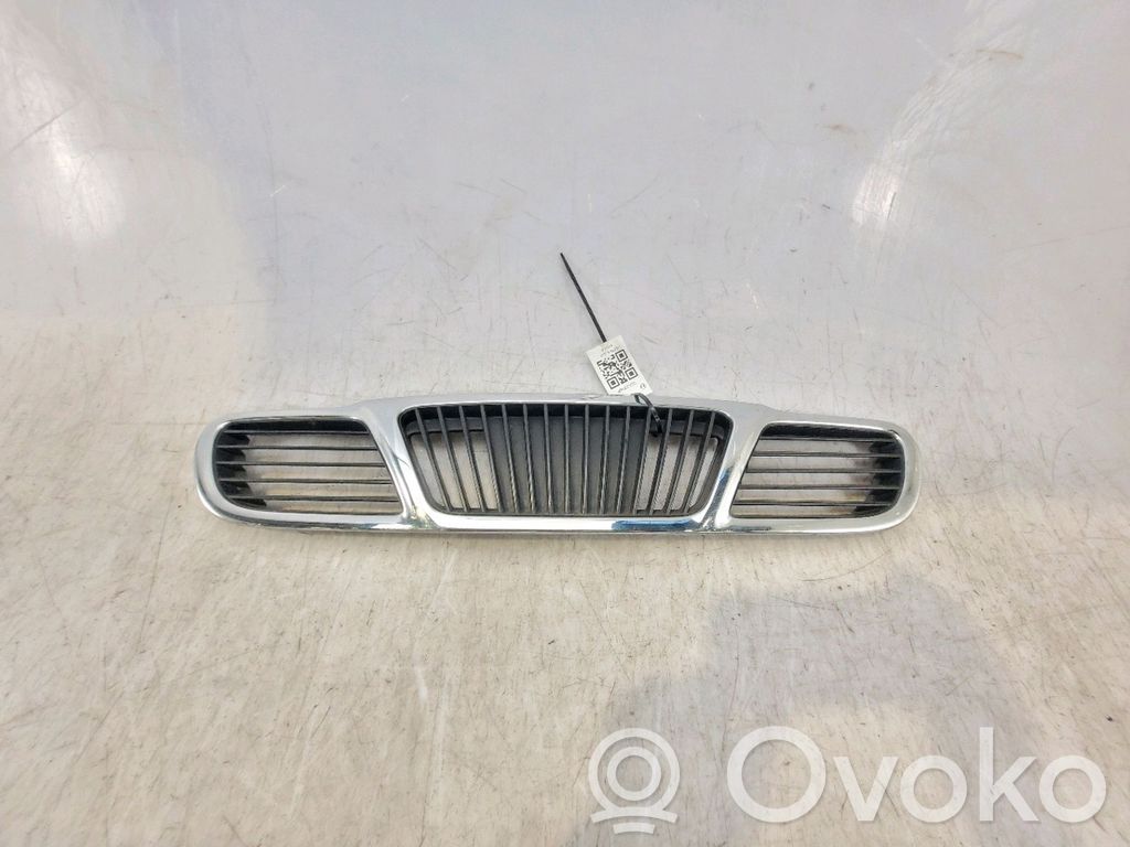 Daewoo Lanos Etupuskurin ylempi jäähdytinsäleikkö 