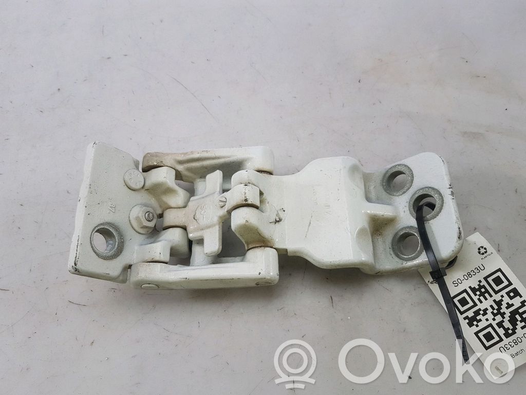 Loading door lower hinge   2228788,S00833U