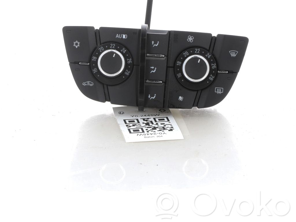 Opel Astra J Climate control unit 