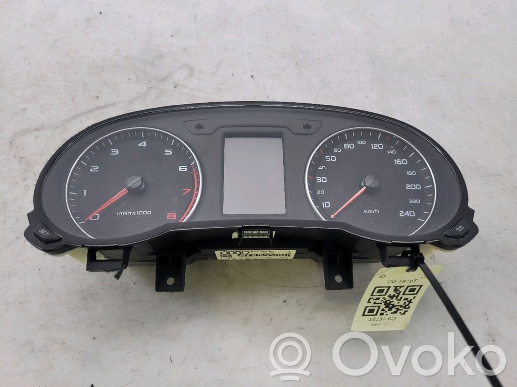 Audi A1 Geschwindigkeitsmesser Cockpit 