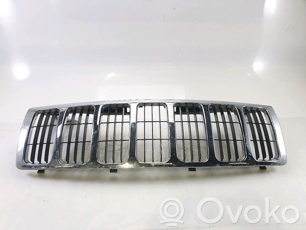 Jeep Grand Cherokee (WK) Grille calandre supérieure de pare-chocs avant 