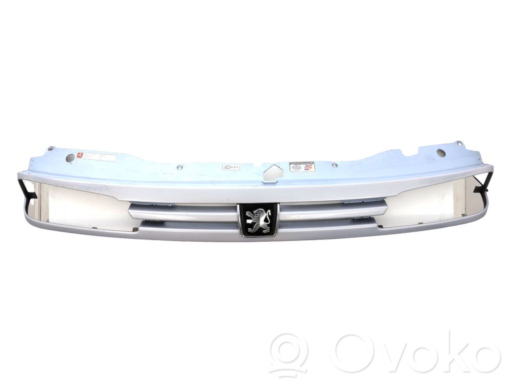 Peugeot 806 Etupuskurin ylempi jäähdytinsäleikkö 