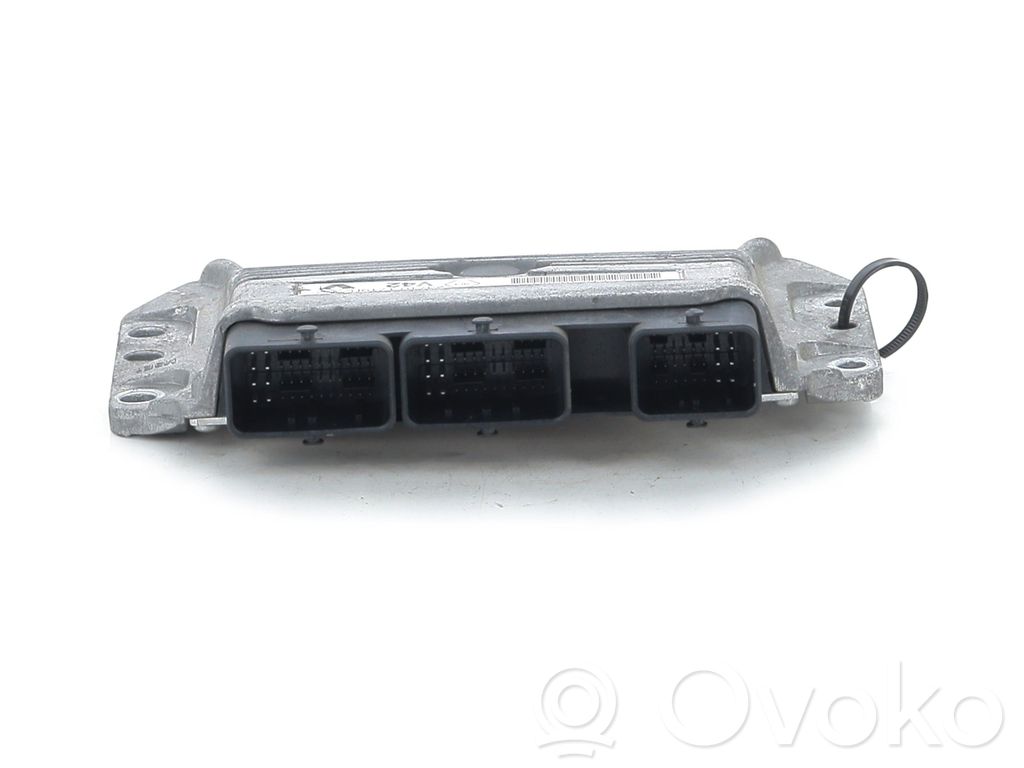 Dacia Duster Engine control unit/module 