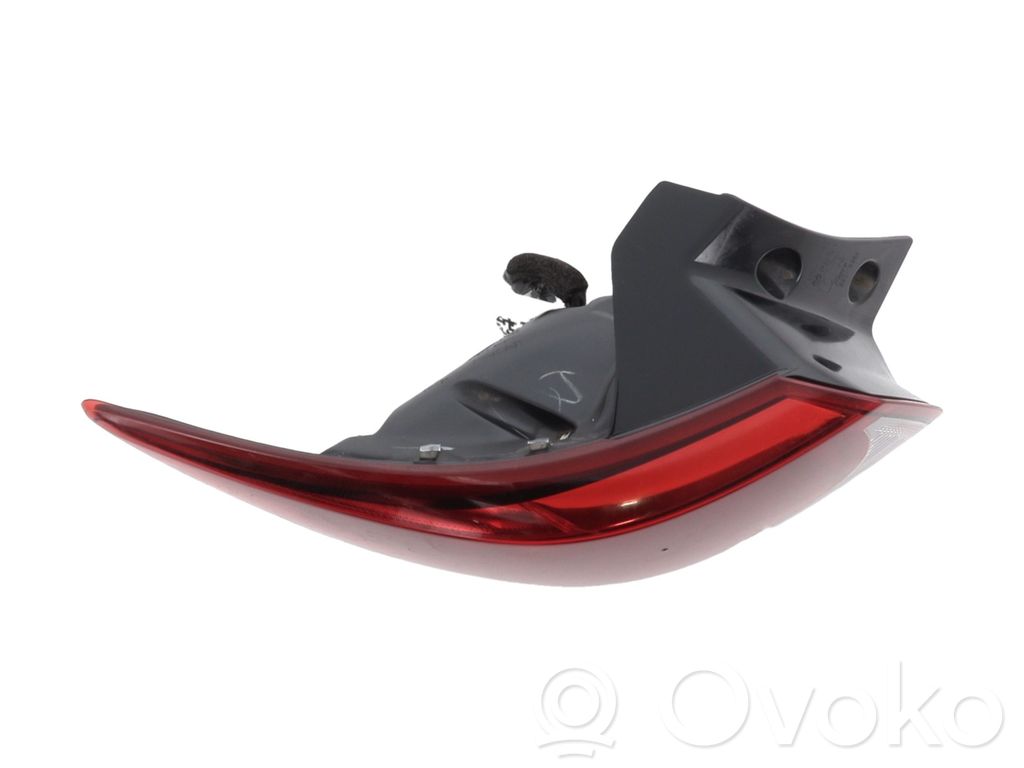 Mazda 2 Aizmugurējais lukturis virsbūvē 