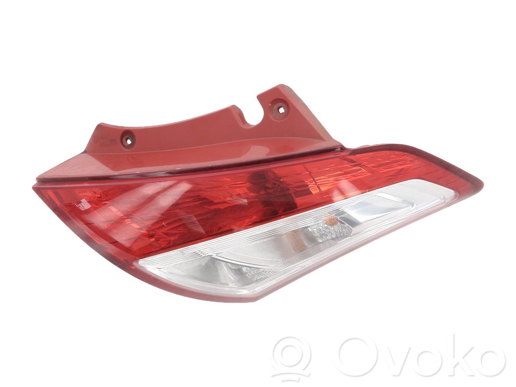 Suzuki Swift II Lampă spate în caroserie 