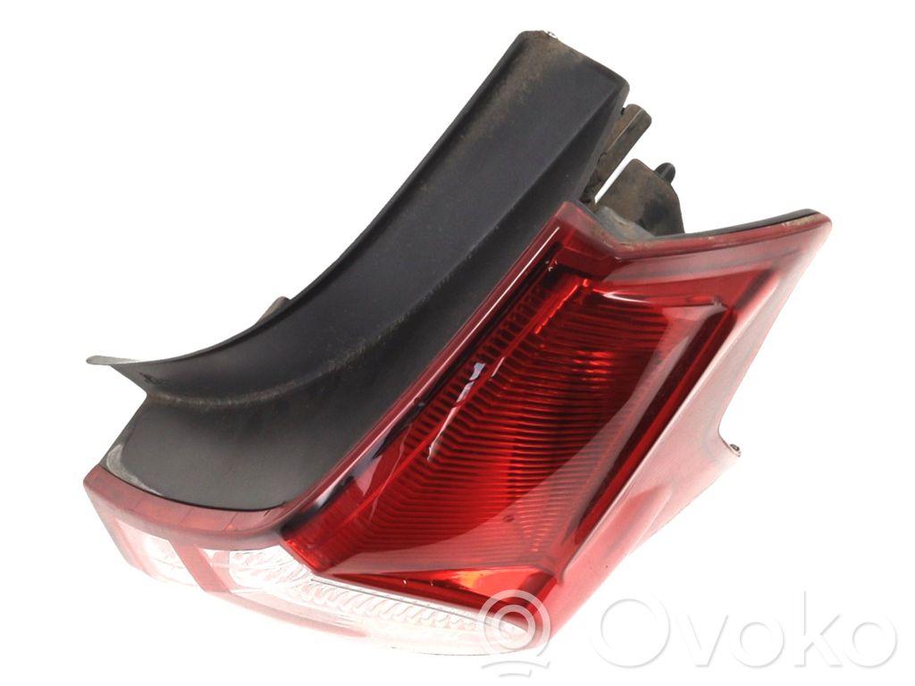Dacia Sandero Lampă spate în caroserie 