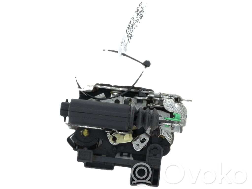 Dacia Sandero Serratura portiera anteriore 