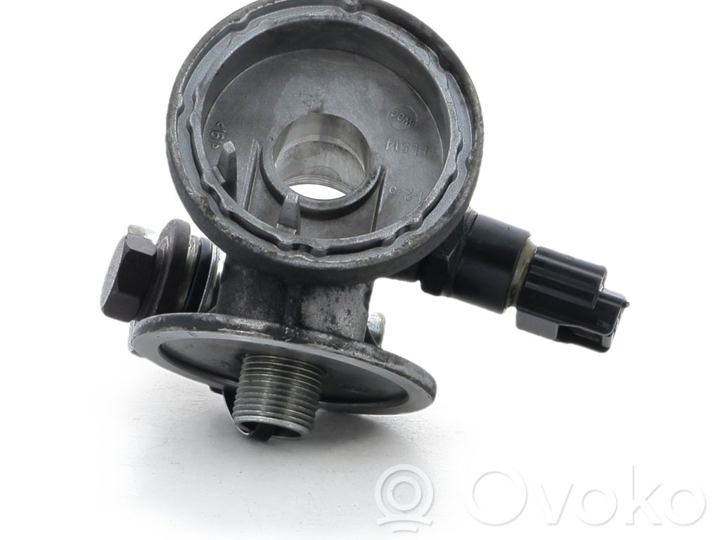 Renault Kangoo II Oil filter mounting bracket 
