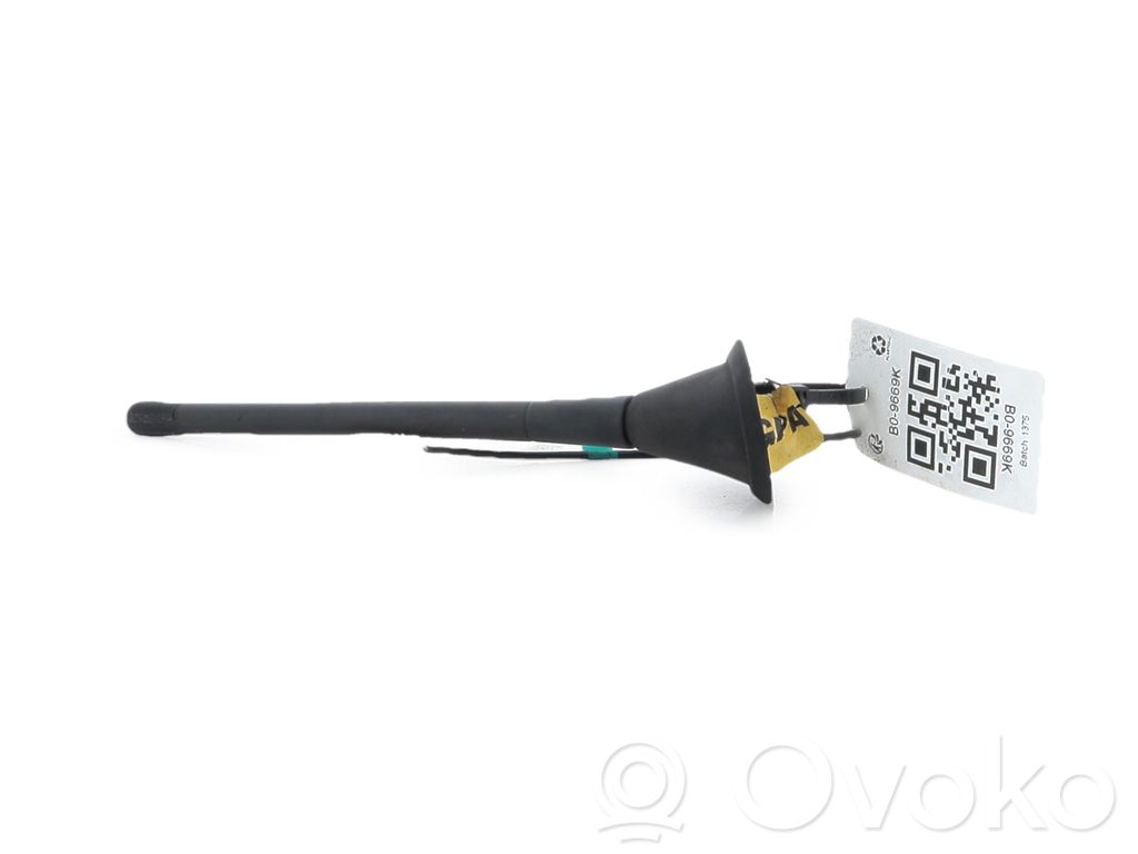 Fiat 500L Antena radiowa 