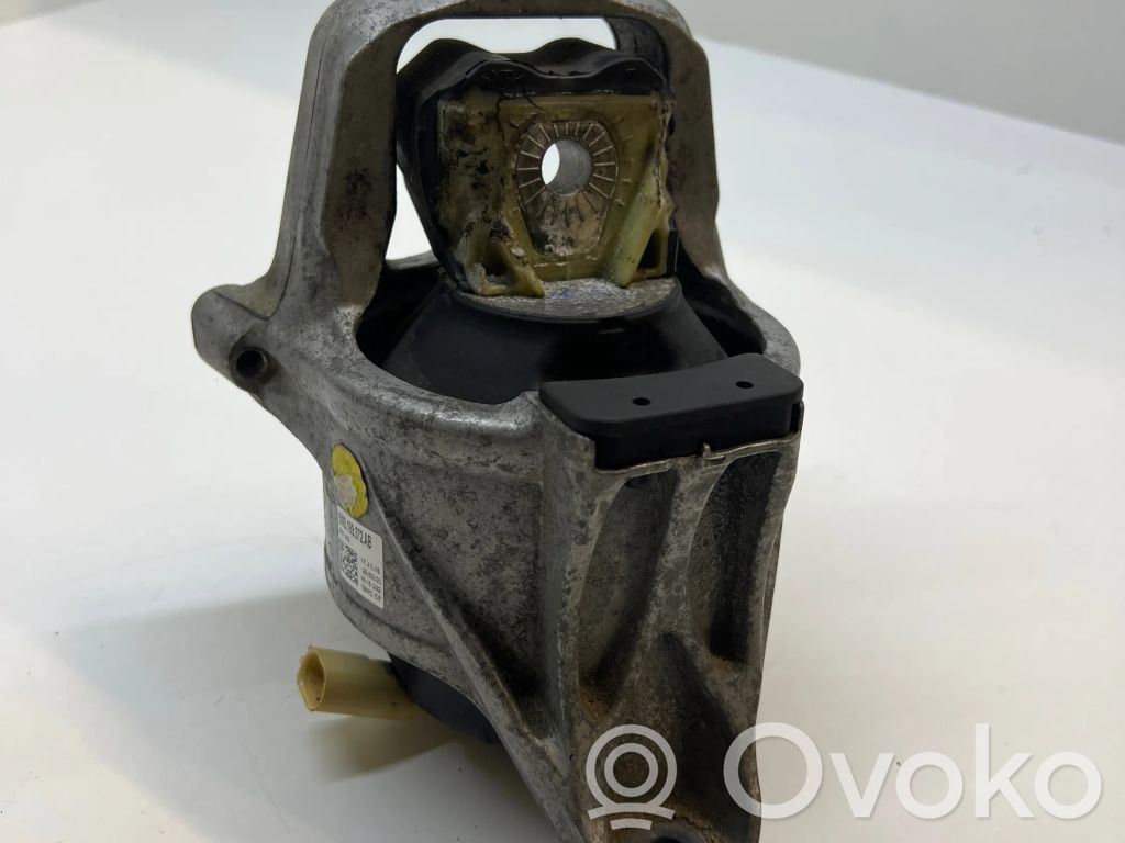 Audi A4 S4 B9 Engine mount bracket 