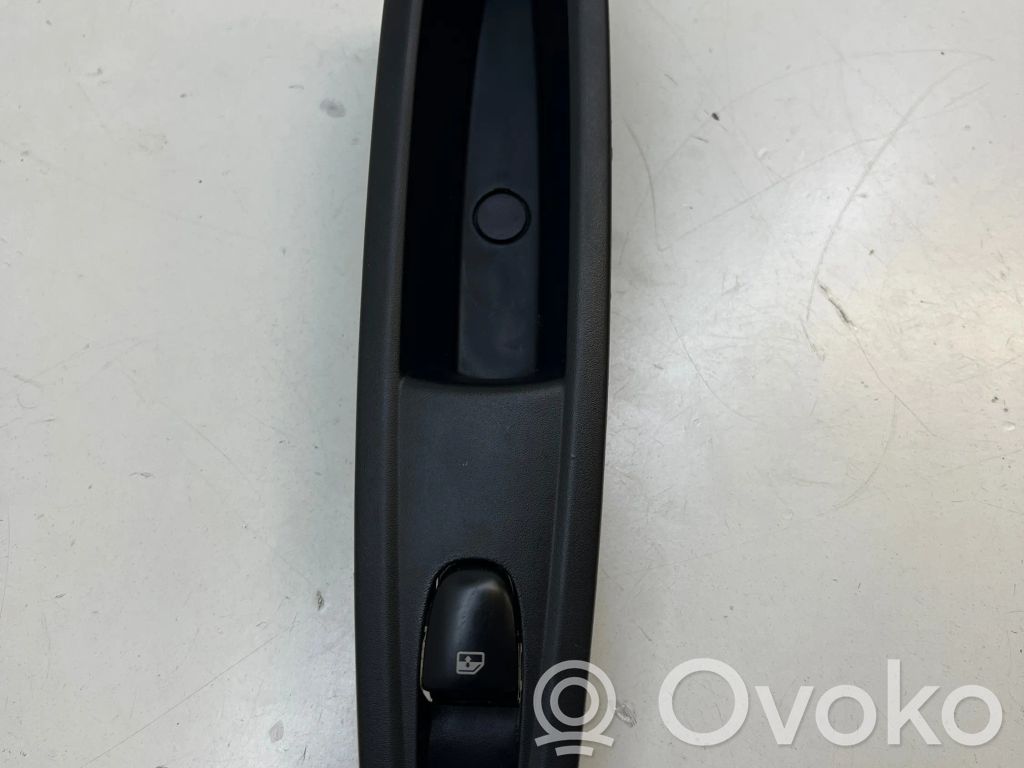 Renault Kadjar Electric window control switch 