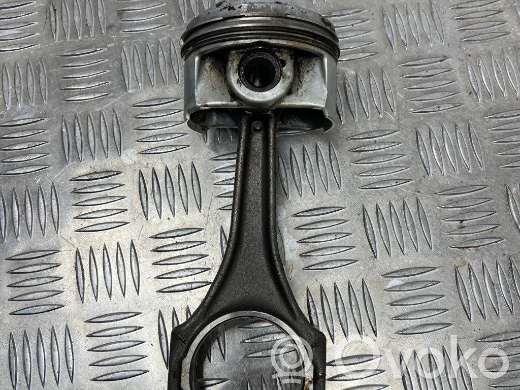 Audi A6 C7 Piston with connecting rod 